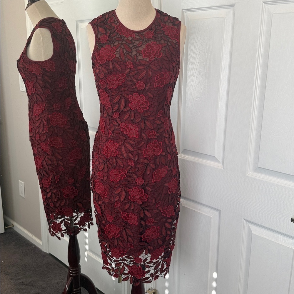Sz 4 Sleeveless Tonal Lace Sheath Burgundy Fall Floral White House Black Market